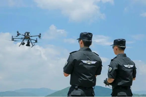 無人機傳輸信號的方式